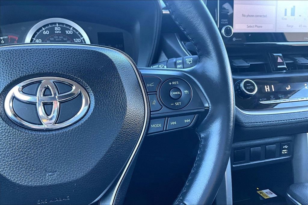 Used 2022 Toyota Corolla Cross LE FWD image 18