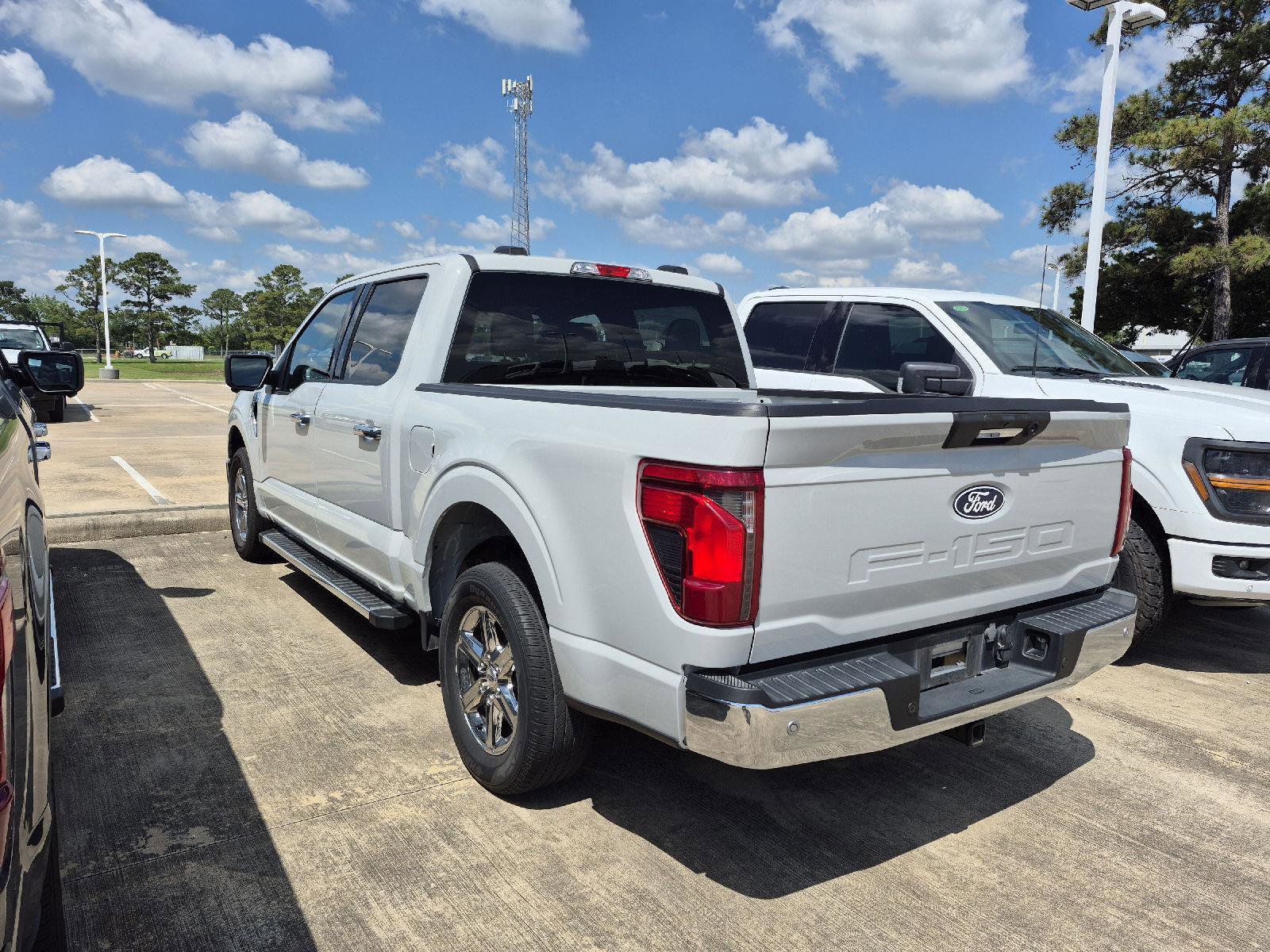 Certified 2024 Ford F150 XLT w/ Mobile Office Package RWD image 4