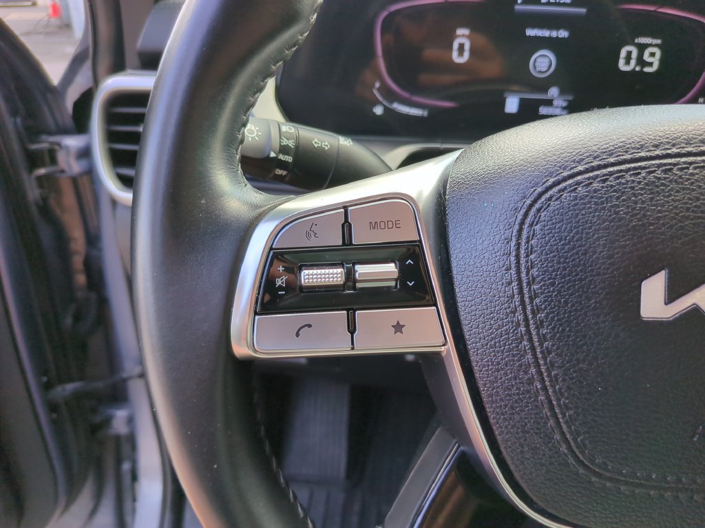 Used 2023 Kia Telluride S FWD image 34