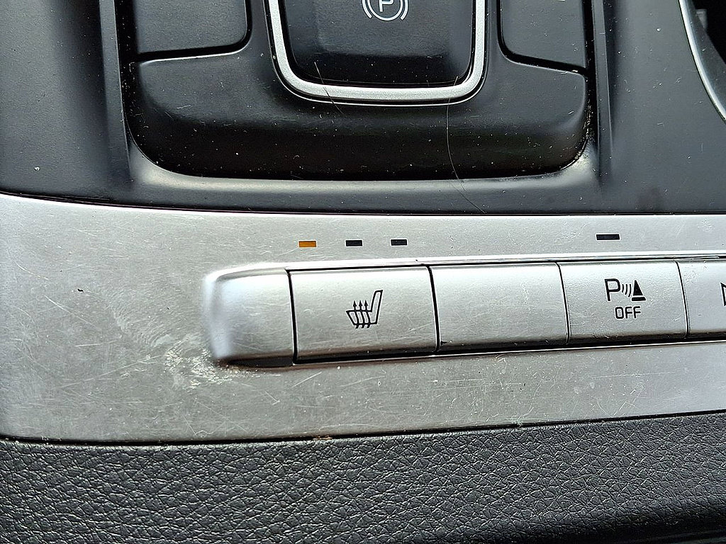 Used 2024 Kia Carnival LX FWD image 19