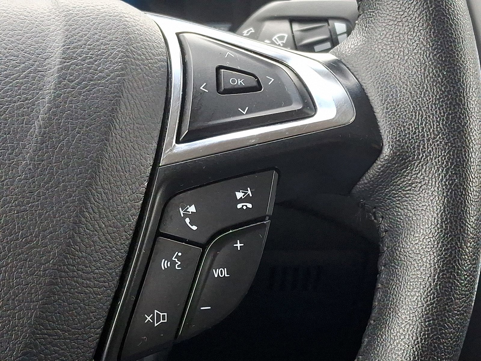 Certified 2024 Ford Edge SEL AWD/4WD image 20