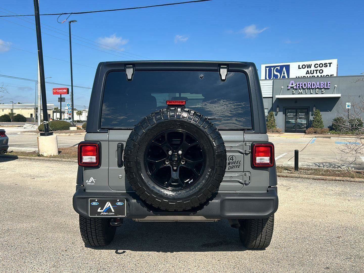 Used 2021 Jeep Wrangler Sport image 14