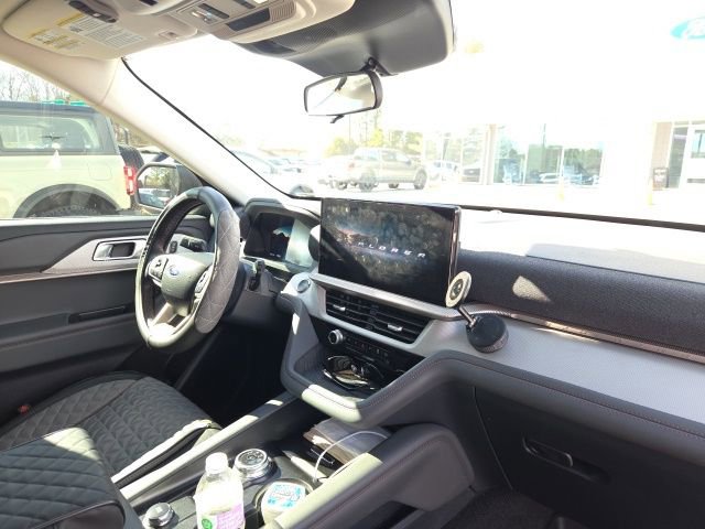 Certified 2025 Ford Explorer Active image 13