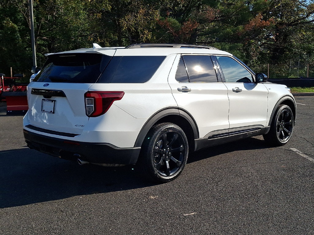 Certified 2024 Ford Explorer ST-Line w/ Class IV Trailer Tow Package AWD/4WD image 9