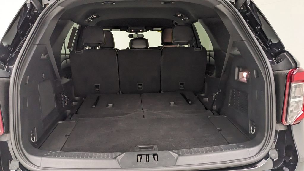 Certified 2023 Ford Explorer ST-Line AWD/4WD image 9