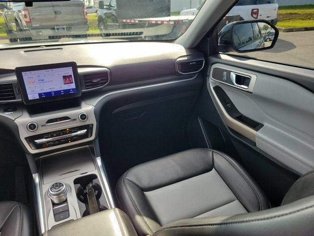 Certified 2022 Ford Explorer XLT w/ Equipment Group 202A RWD image 22