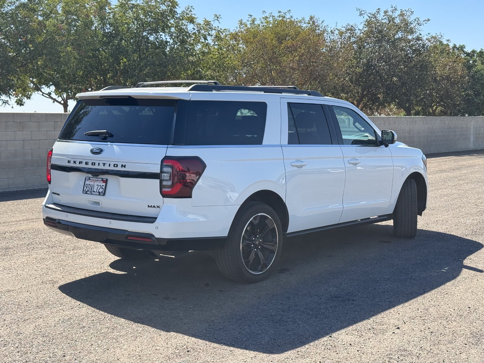Certified 2022 Ford Expedition Max Limited AWD/4WD image 3