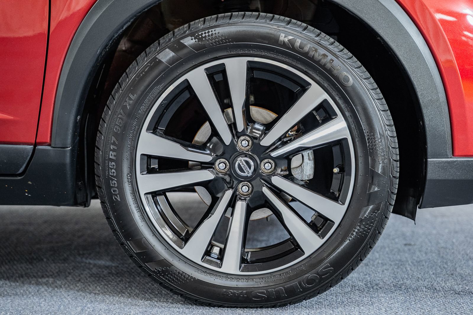 Used 2019 Nissan Kicks SV image 13