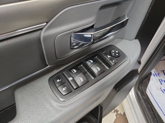 Used 2019 RAM 1500 Classic SLT w/ Luxury Group AWD/4WD image 28