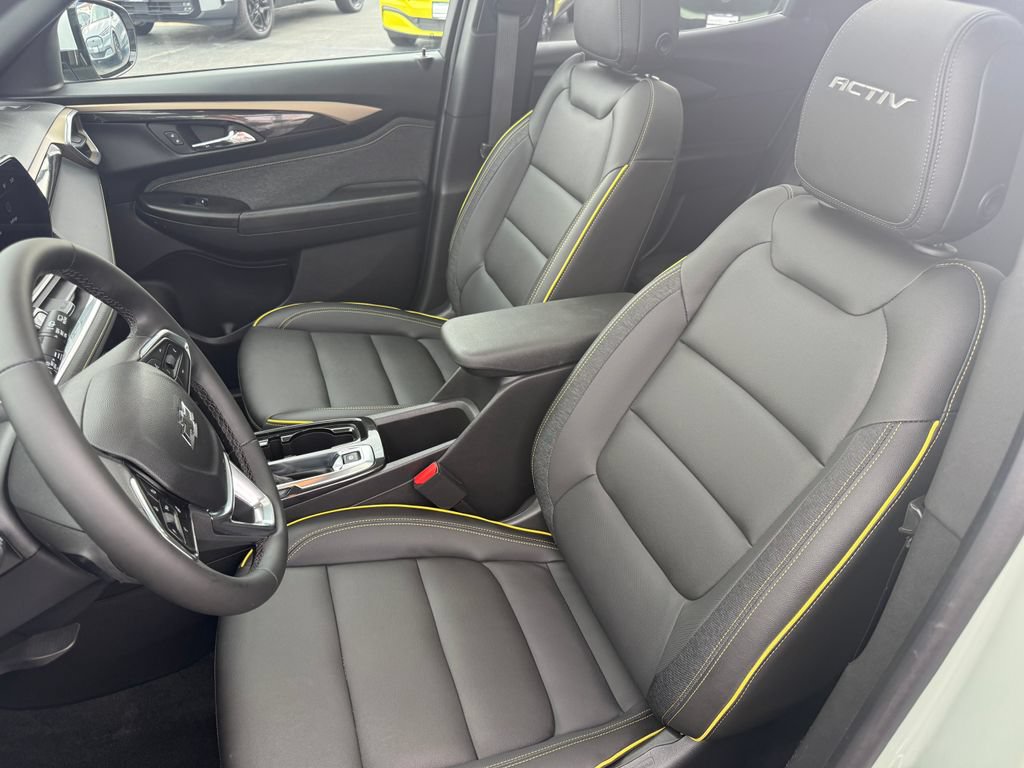 Used 2025 Chevrolet TrailBlazer ACTIV w/ Convenience Package FWD image 14