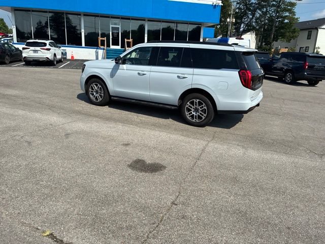 Certified 2025 Ford Expedition Active AWD/4WD image 22