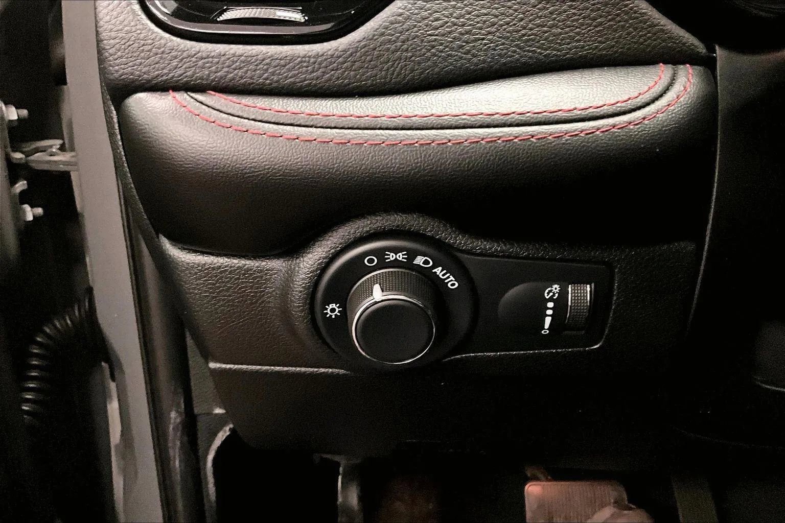 Used 2023 Dodge Durango GT image 31