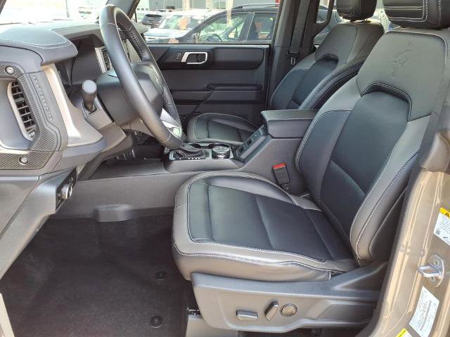 Certified 2025 Ford Bronco Outer Banks w/ Sasquatch Package AWD/4WD image 8