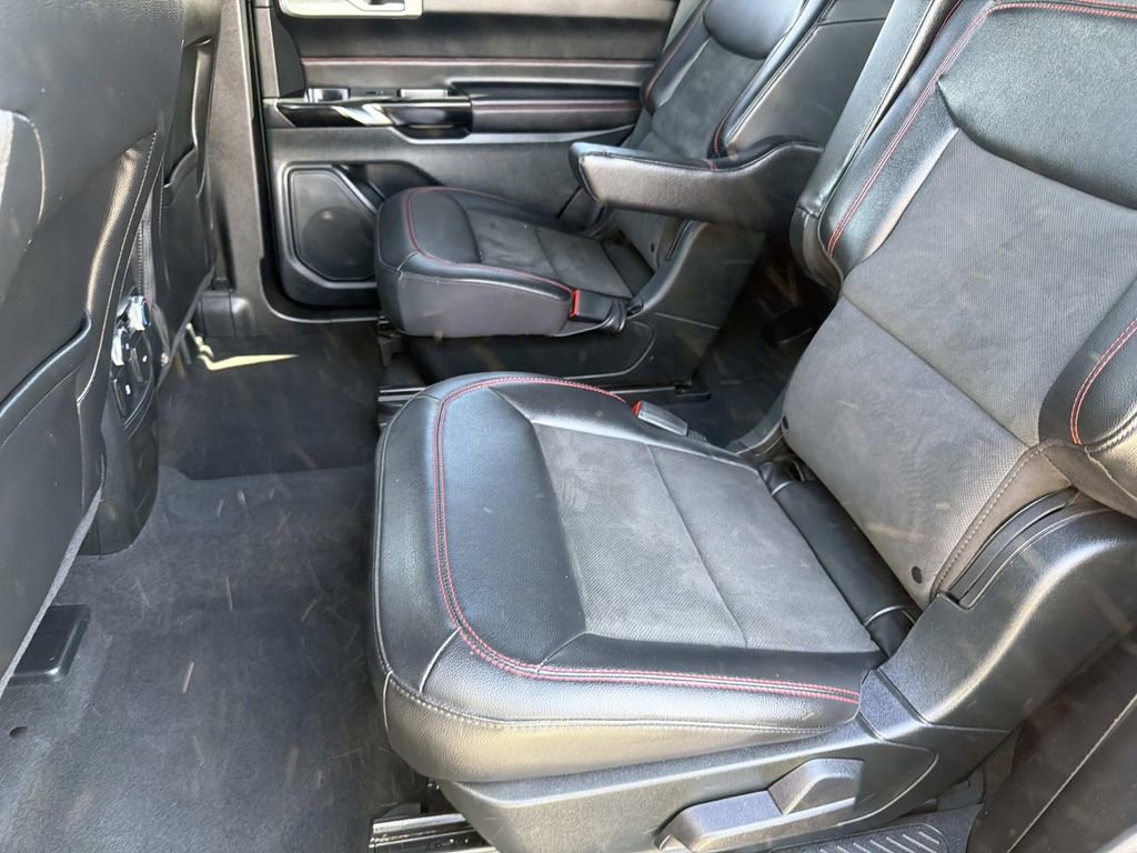 Certified 2022 Ford Explorer ST-Line w/ Class IV Trailer Tow Package AWD/4WD image 23