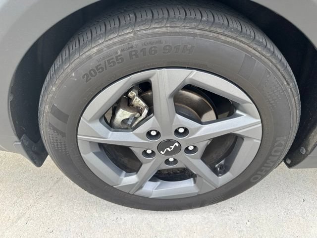 Used 2025 Kia K4 FWD image 19