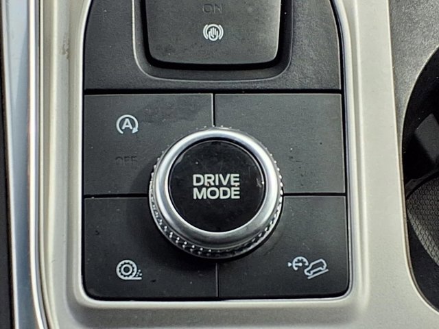 Certified 2024 Ford Explorer XLT w/ Equipment Group 202A image 15