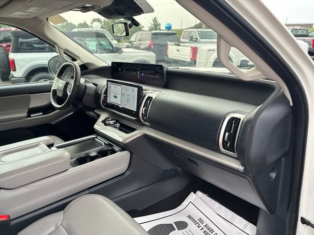 Certified 2025 Ford Expedition Active AWD/4WD image 53