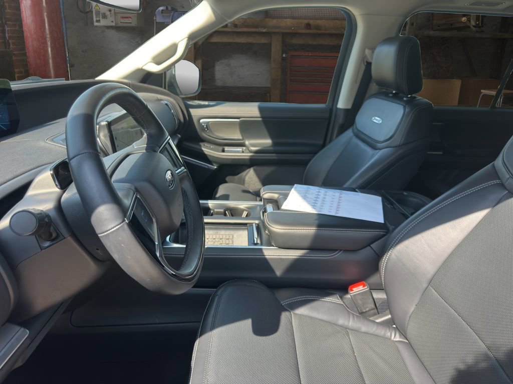 Certified 2025 Ford Expedition Platinum image 15