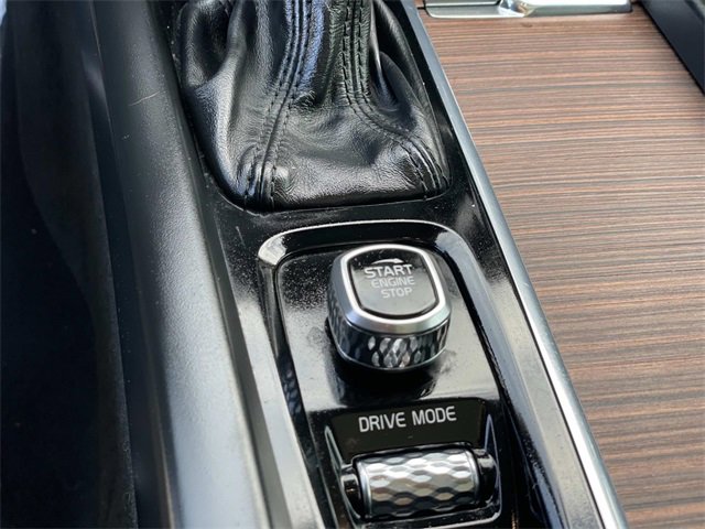 Used 2020 Volvo S60 T5 Momentum w/ Premium Package image 18