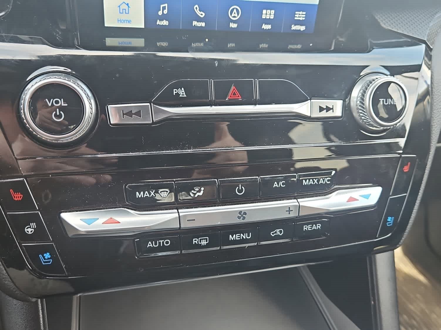 Certified 2024 Ford Explorer ST w/ Equipment Group 401A image 18