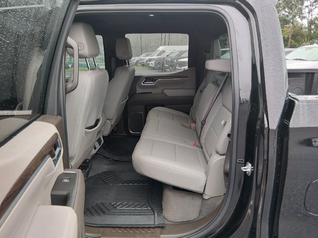 Used 2025 GMC Sierra 1500 SLT AWD/4WD image 14