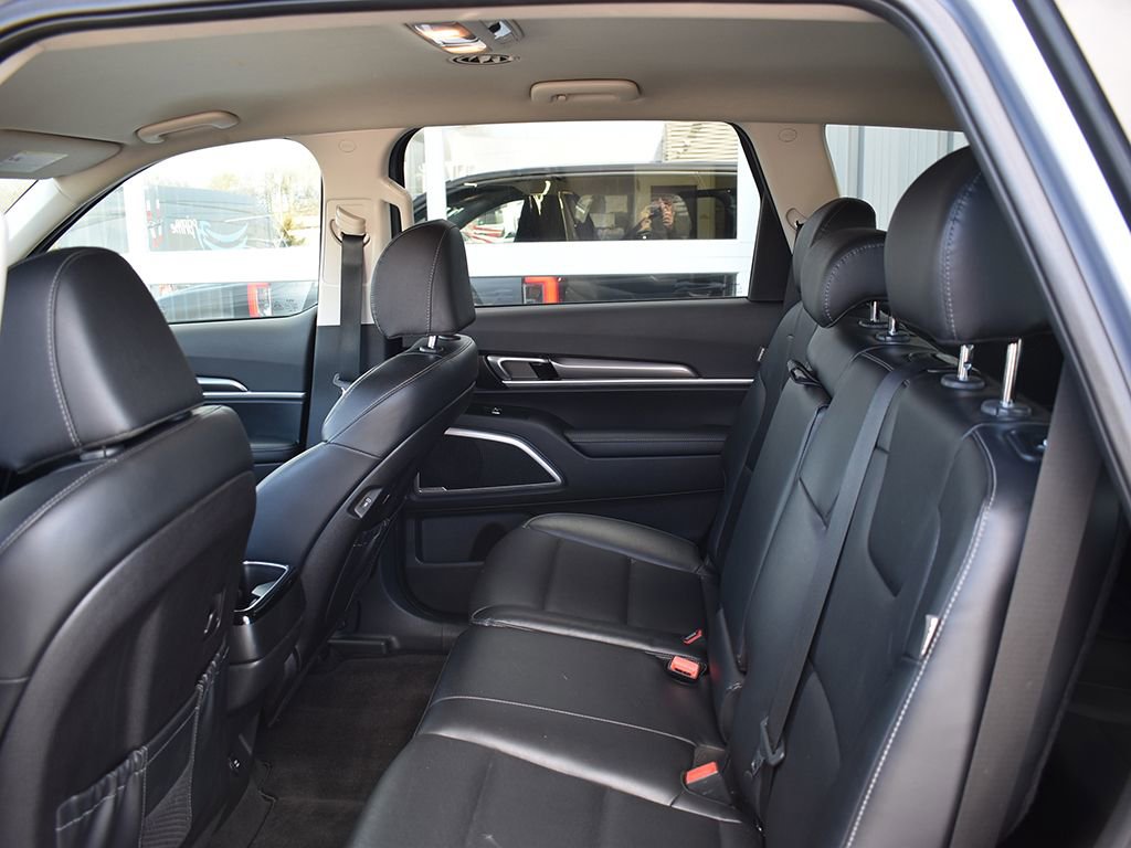 Used 2023 Kia Telluride LX AWD/4WD image 6