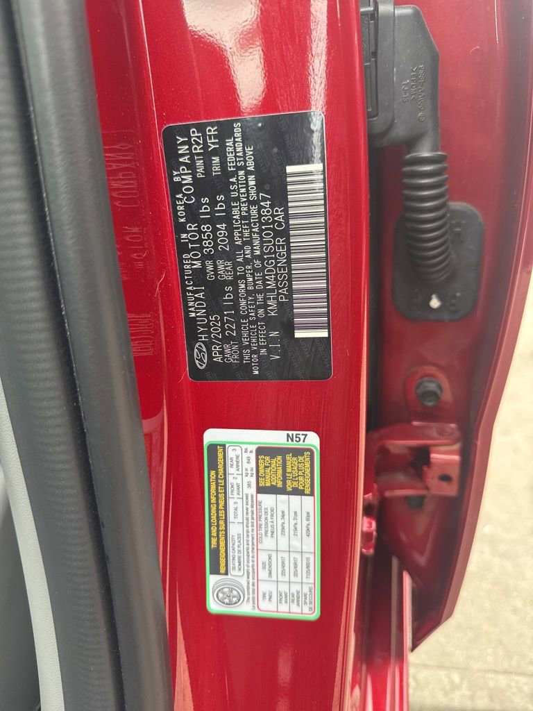 Used 2025 Hyundai Elantra Sport image 55