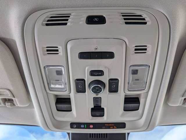 Used 2023 GMC Yukon Denali w/ Denali Reserve Package AWD/4WD image 13