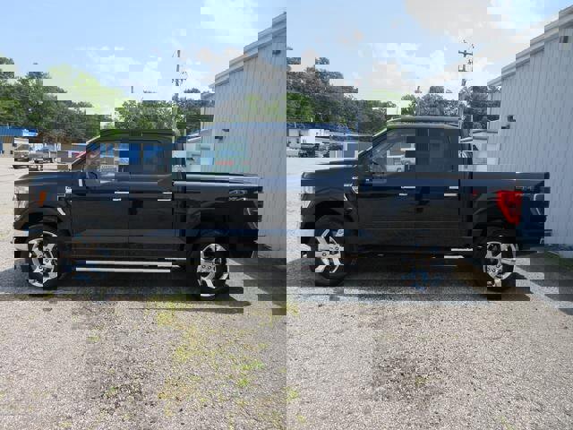 Certified 2022 Ford F150 XLT w/ Equipment Group 302A High image 4