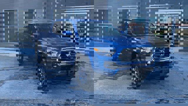 Used 2017 Toyota Tacoma SR5 image 4