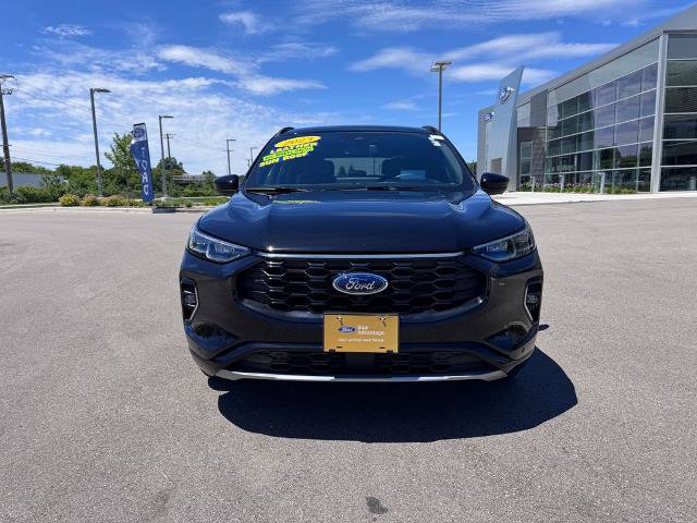 Certified 2023 Ford Escape ST-Line Elite w/ Premium Technology Package AWD/4WD image 3