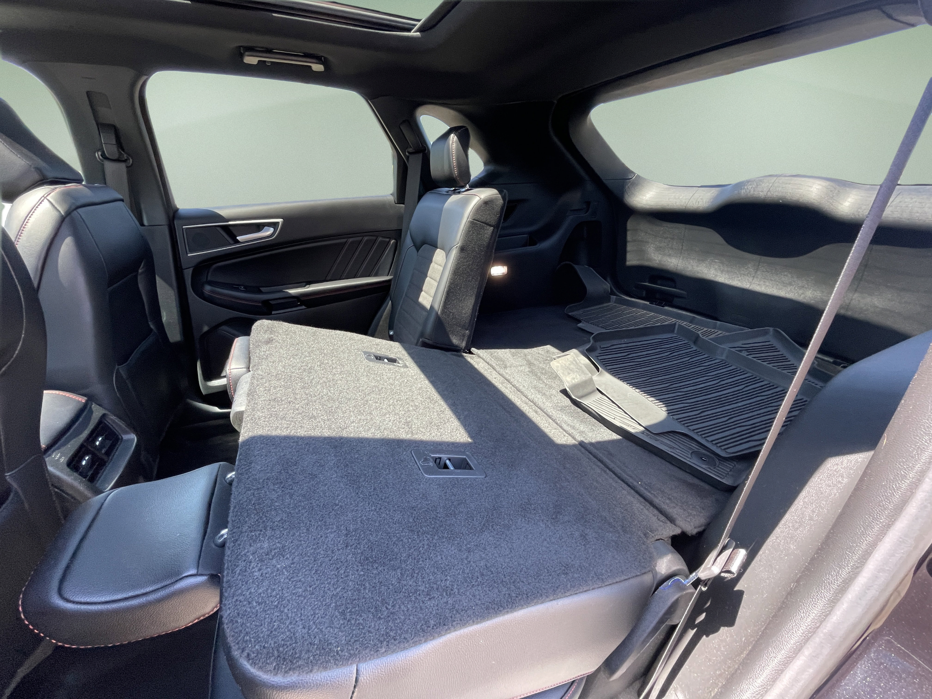Certified 2024 Ford Edge ST-Line AWD/4WD image 12