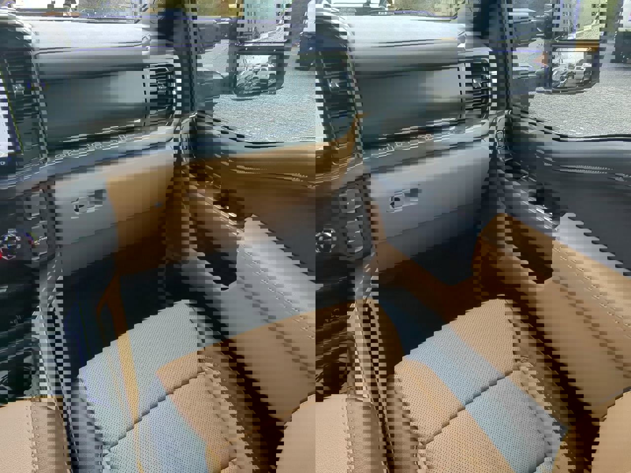 Certified 2024 Ford F250 Lariat w/ Chrome Package image 15