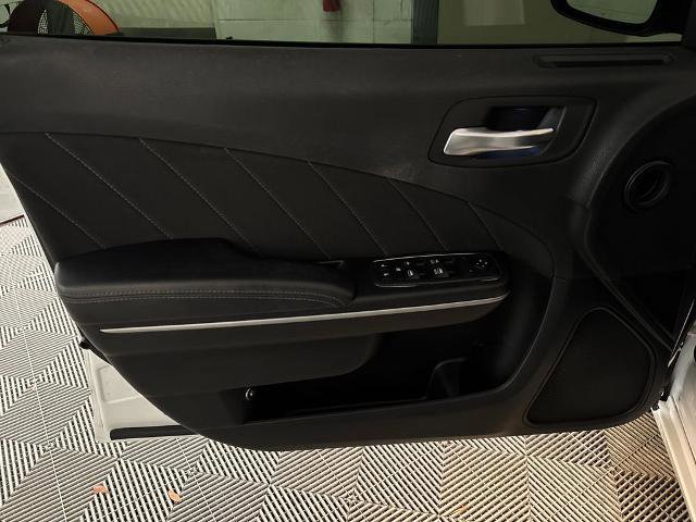 Used 2019 Dodge Charger SXT RWD image 15