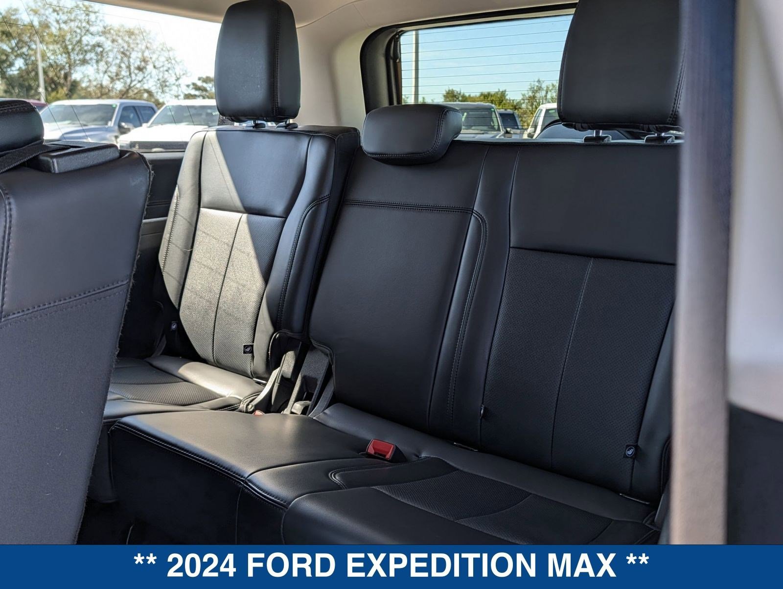 Certified 2024 Ford Expedition Max XLT image 14