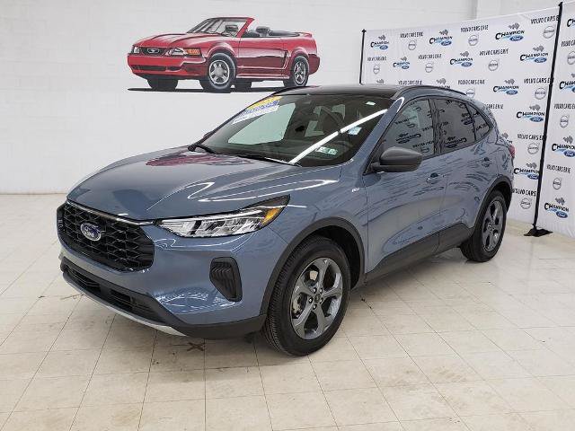 Certified 2025 Ford Escape ST-Line w/ Tech Pack #1 AWD/4WD image 3