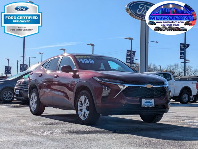 Used 2025 Chevrolet Trax LS FWD image 1
