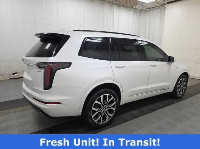 Used 2024 Cadillac XT6 Sport w/ Technology Package AWD/4WD image 2