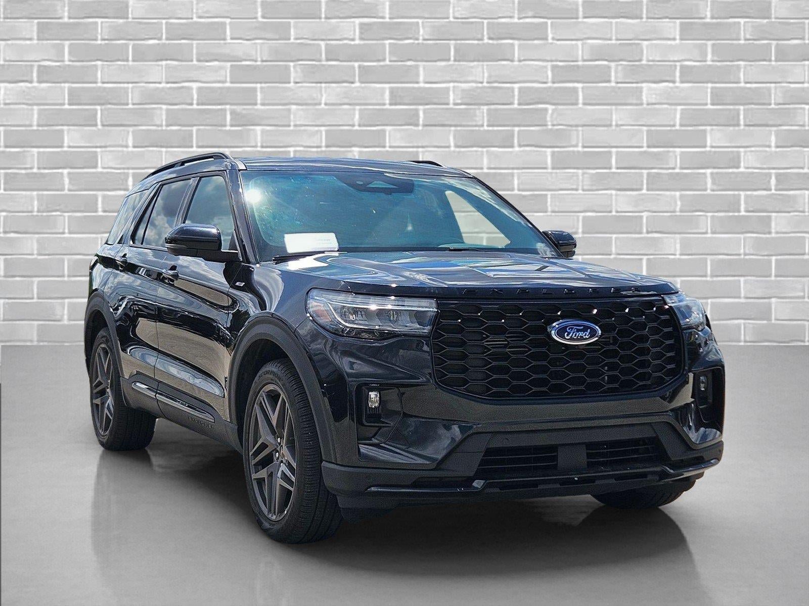 Certified 2025 Ford Explorer ST-Line w/ ST-Line Street Pack AWD/4WD image 3