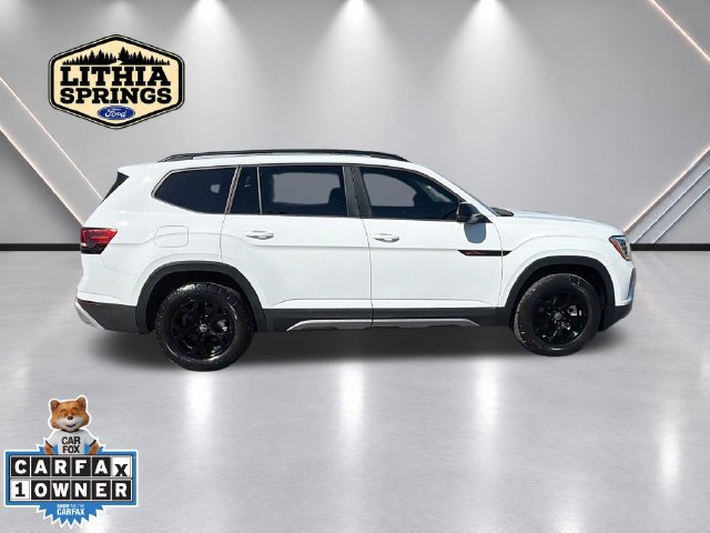 Used 2024 Volkswagen Atlas Peak Edition SE AWD/4WD image 2