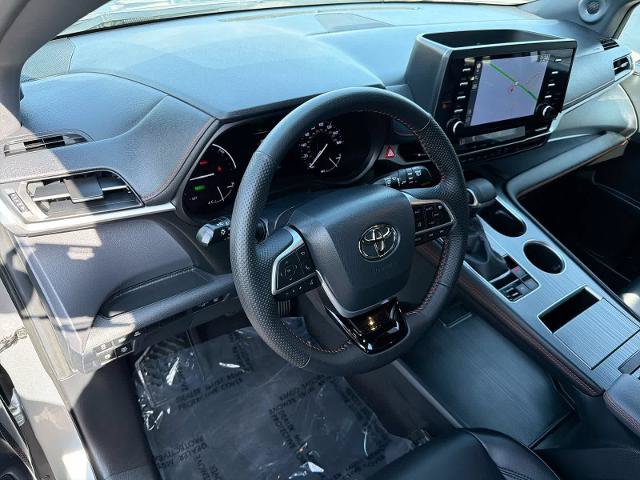 Used 2022 Toyota Sienna XSE w/ XSE Plus Package AWD/4WD image 10