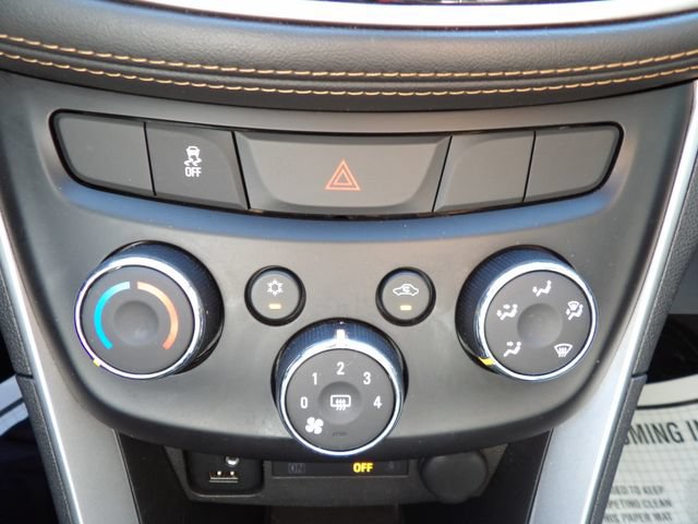 Used 2021 Chevrolet Trax LT w/ Driver Confidence Package FWD image 27