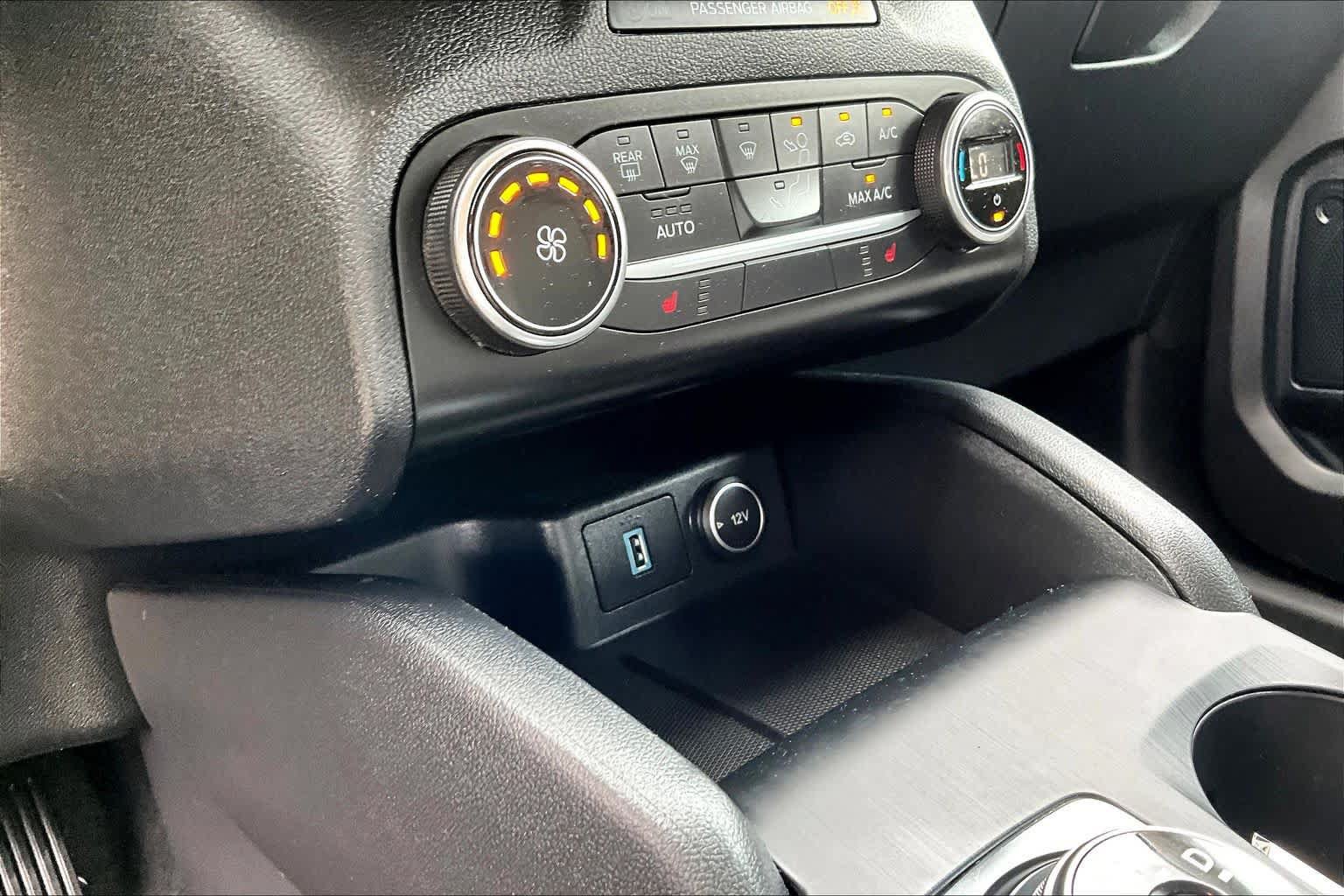 Certified 2020 Ford Escape SE AWD/4WD image 35