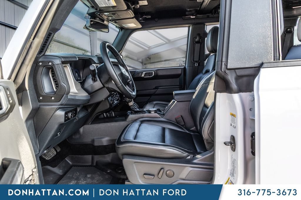Certified 2025 Ford Bronco Outer Banks w/ Sasquatch Package AWD/4WD image 4