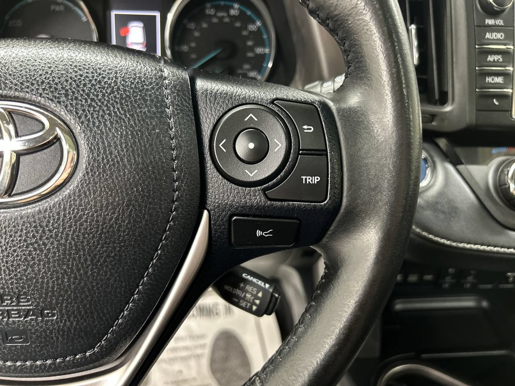 Used 2018 Toyota RAV4 XLE AWD/4WD image 21