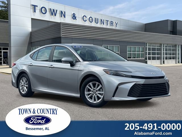 Used 2025 Toyota Camry LE image 7