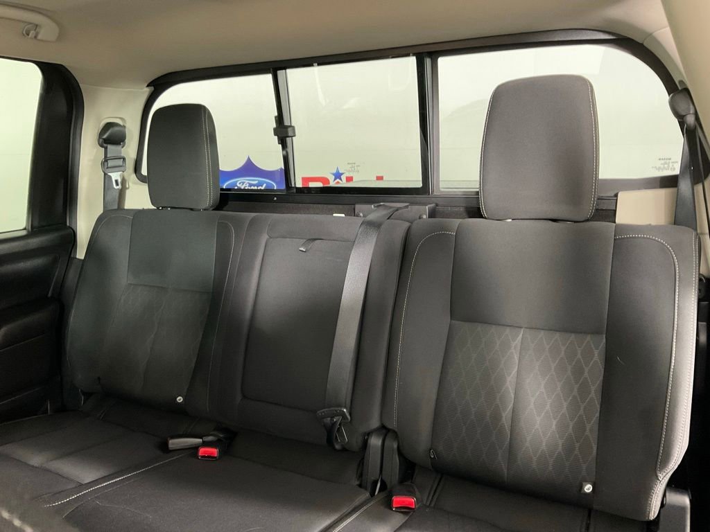 Used 2017 Nissan Titan SV RWD image 16