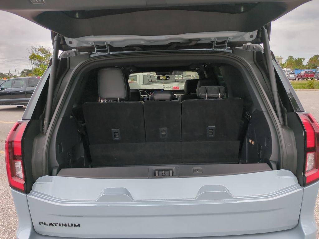 Certified 2025 Ford Expedition Platinum w/ Stealth Performance Package AWD/4WD image 13