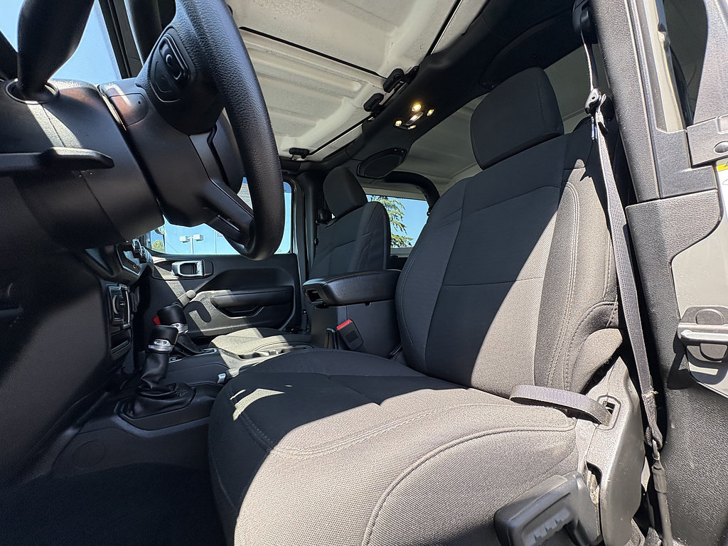Used 2019 Jeep Wrangler Sport AWD/4WD image 16