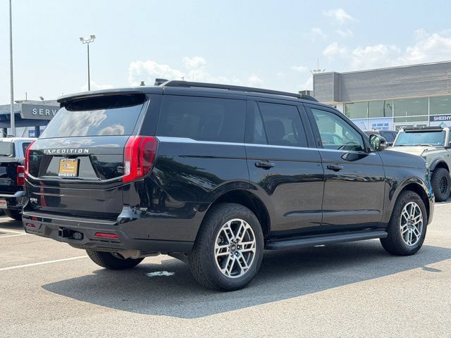 Certified 2025 Ford Expedition Active AWD/4WD image 11